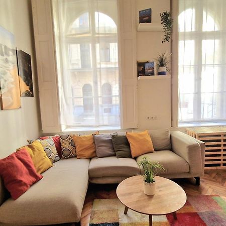 Hip Apartment At The Museum Budapest Luaran gambar